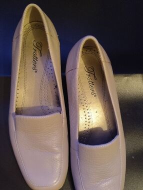 Trotters Leather Slip-On Loafers in Light Pink